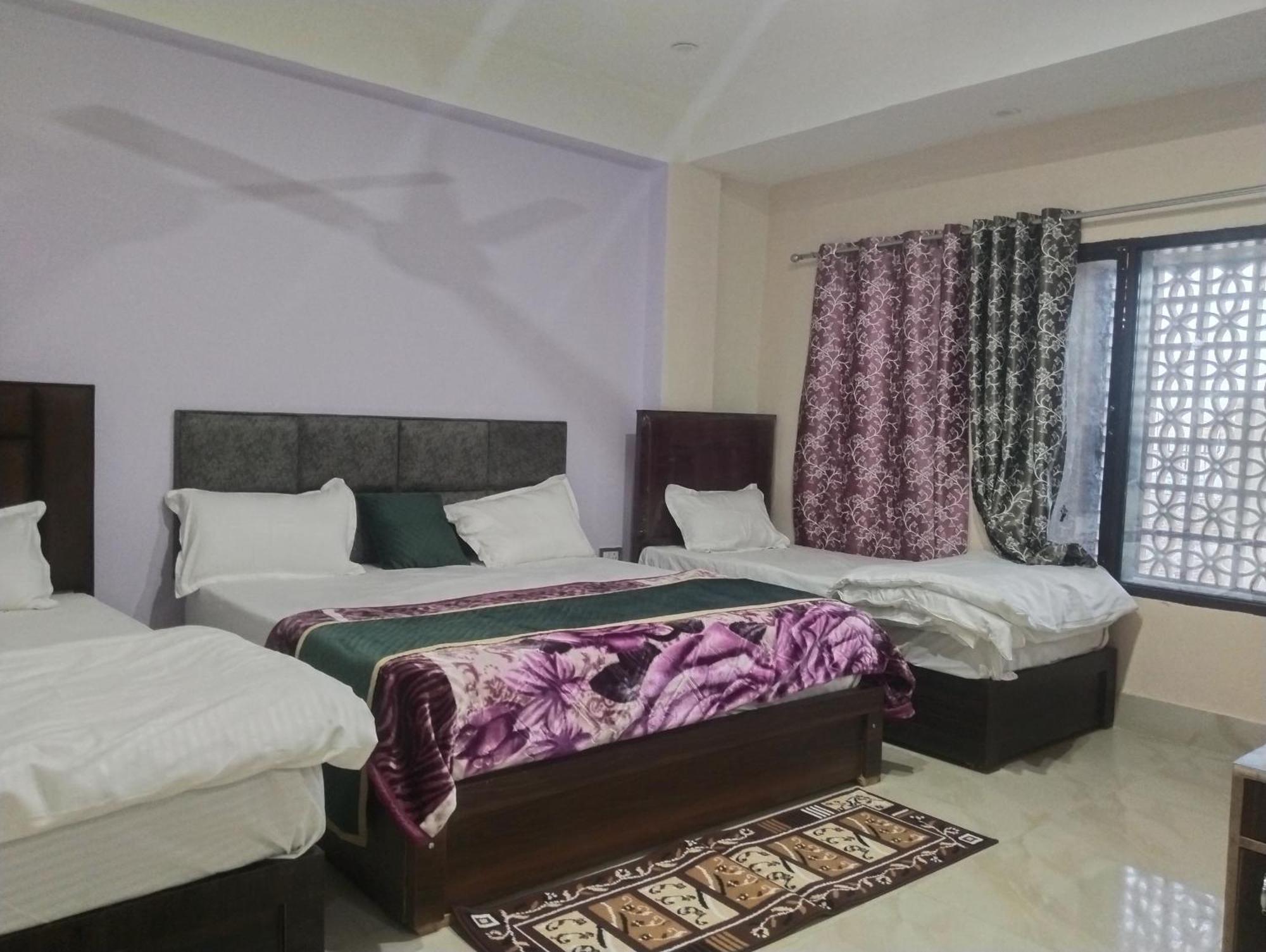 Hotel Dixit Residency à Vrindāvan Extérieur photo