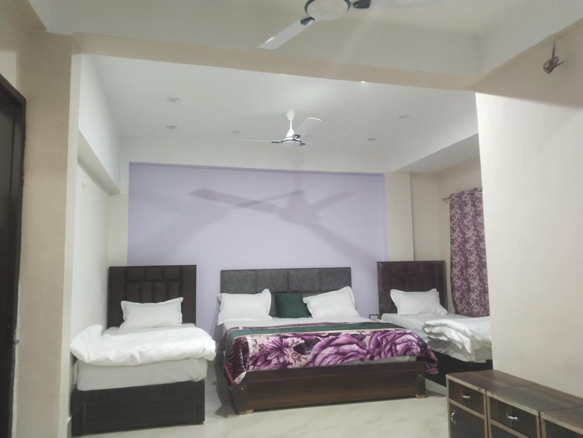 Hotel Dixit Residency à Vrindāvan Extérieur photo