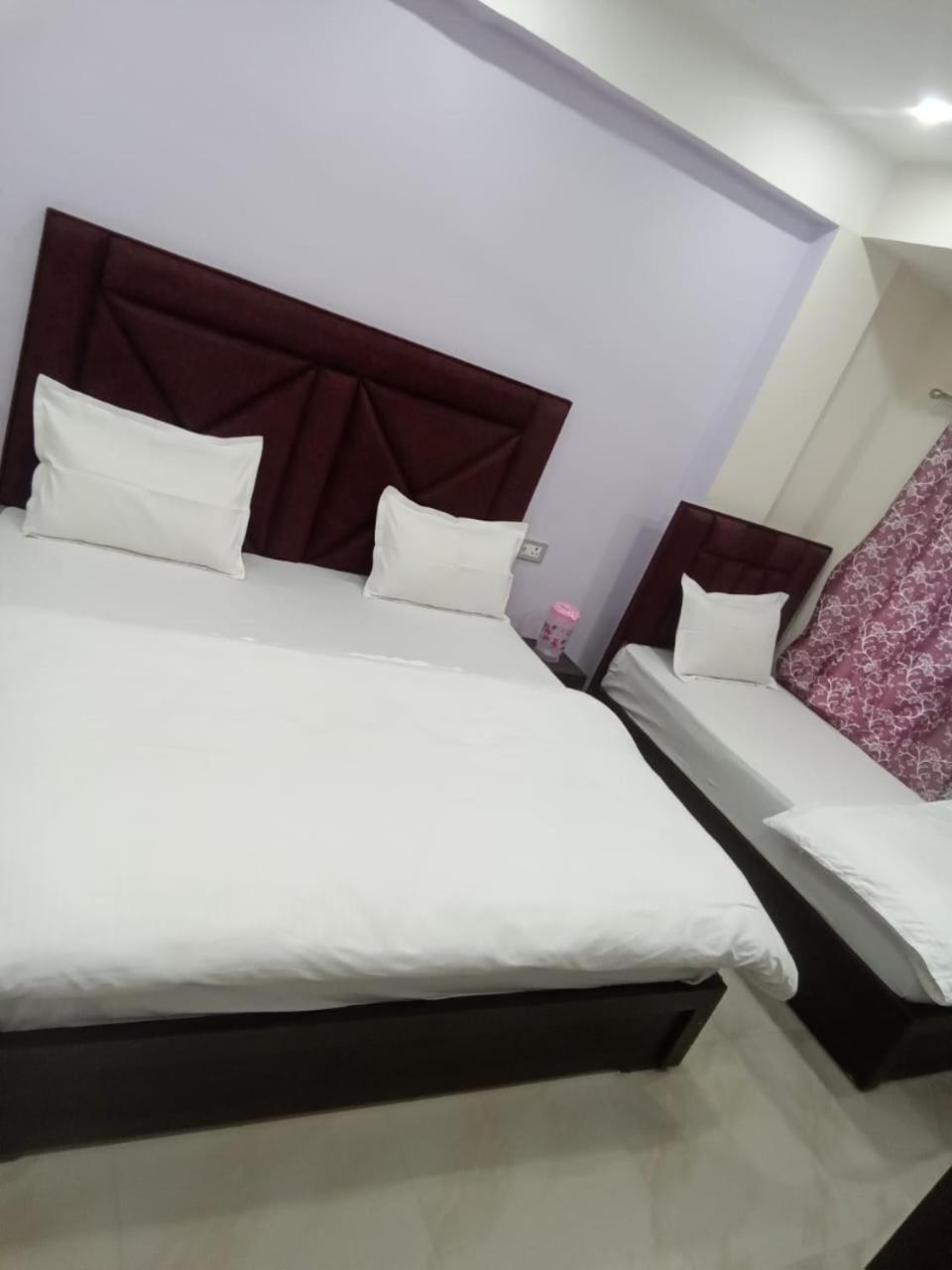 Hotel Dixit Residency à Vrindāvan Extérieur photo