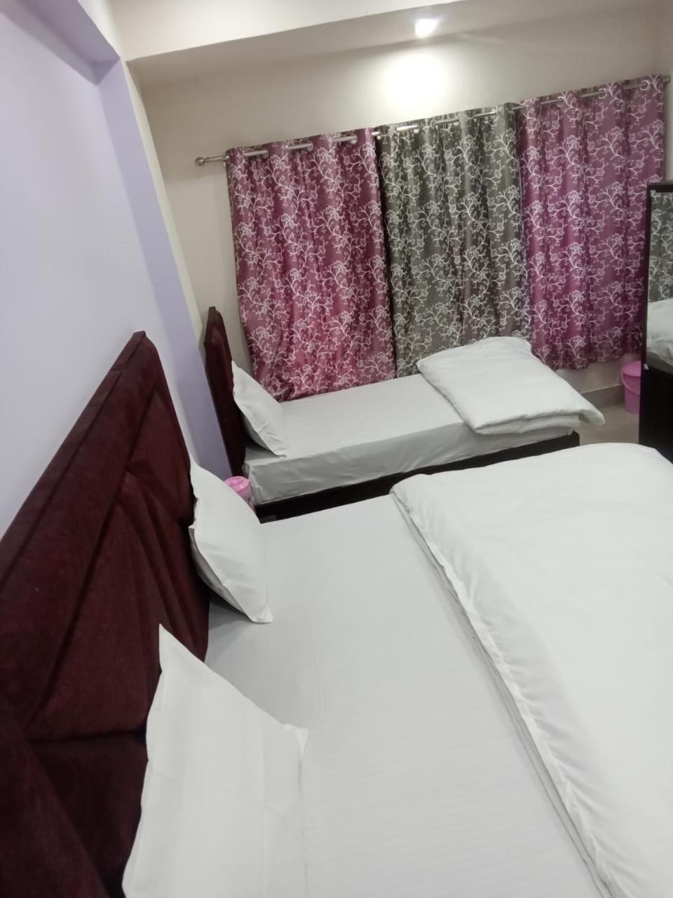 Hotel Dixit Residency à Vrindāvan Extérieur photo