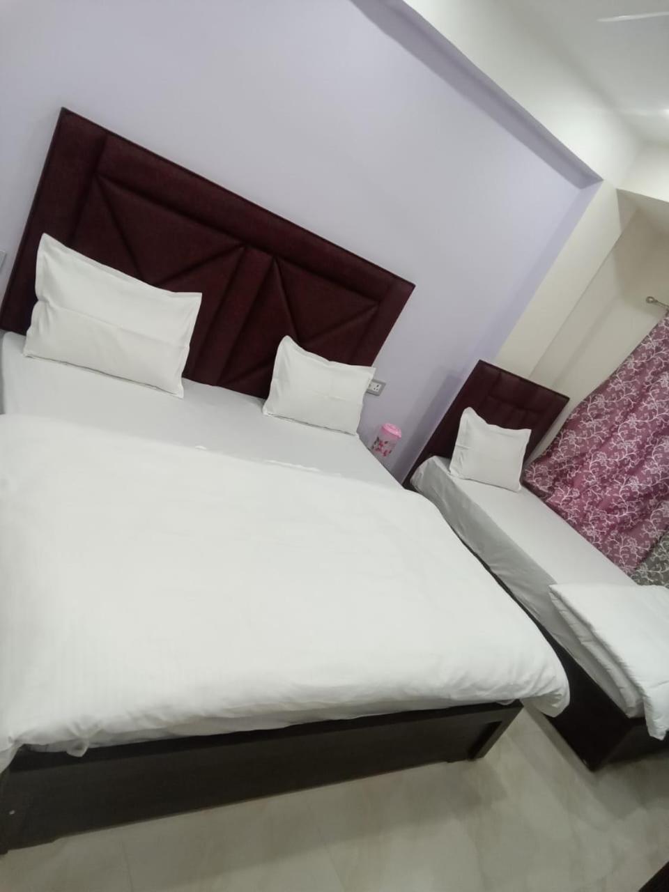 Hotel Dixit Residency à Vrindāvan Extérieur photo