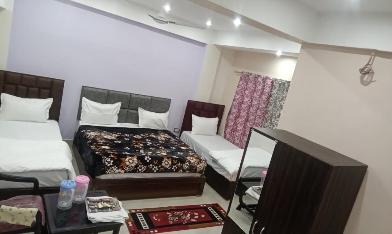 Hotel Dixit Residency à Vrindāvan Extérieur photo