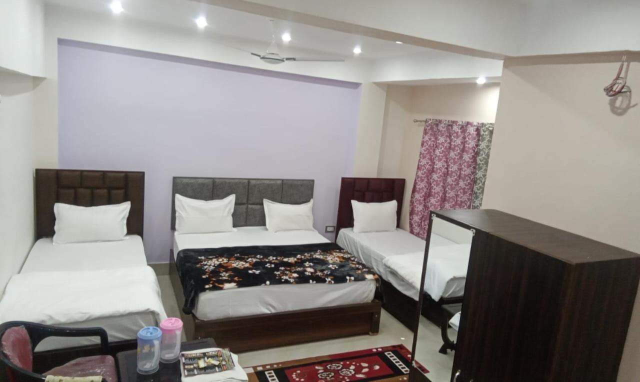 Hotel Dixit Residency à Vrindāvan Extérieur photo