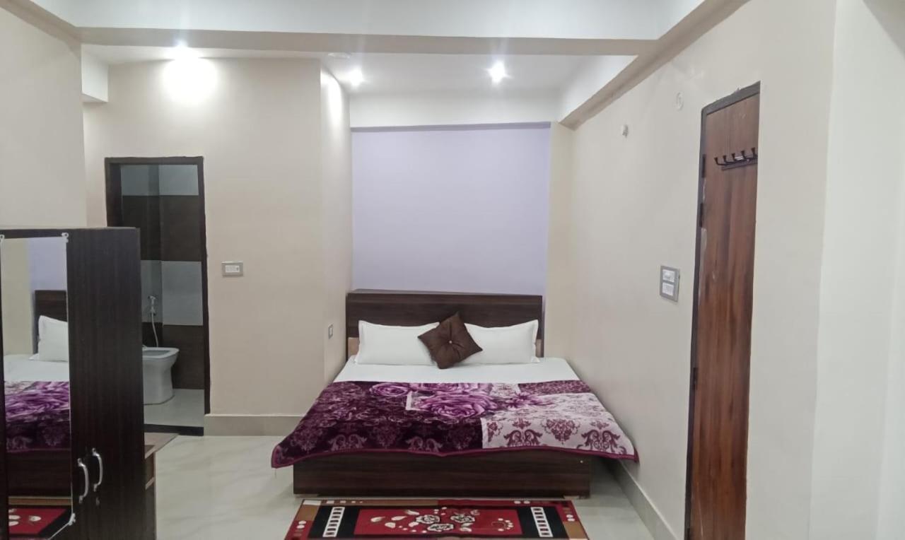 Hotel Dixit Residency à Vrindāvan Extérieur photo