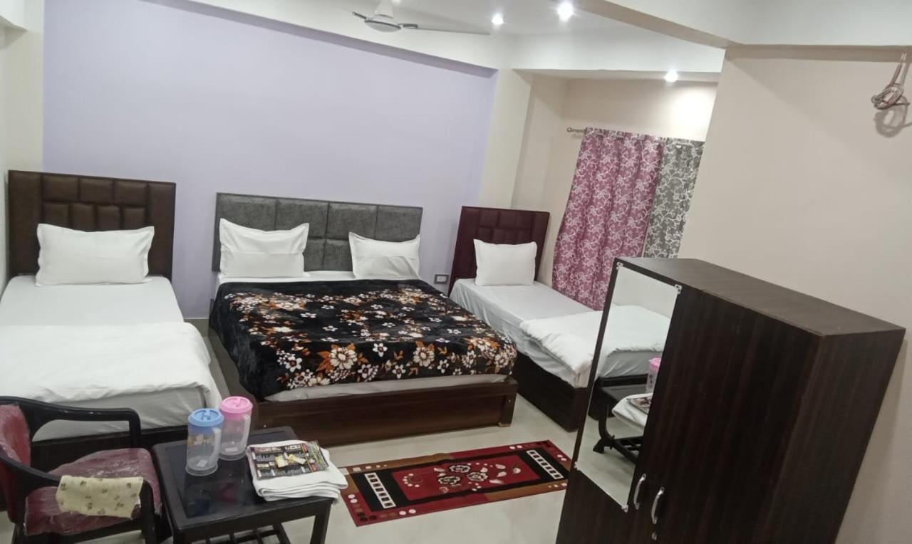 Hotel Dixit Residency à Vrindāvan Extérieur photo